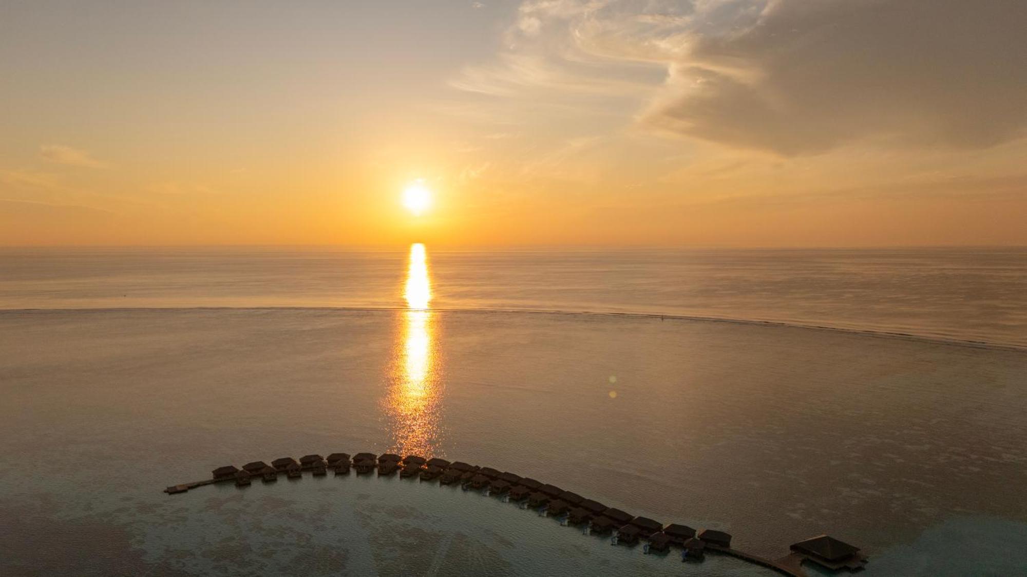 Готель Cocoon Maldives Kurendhoo Екстер'єр фото